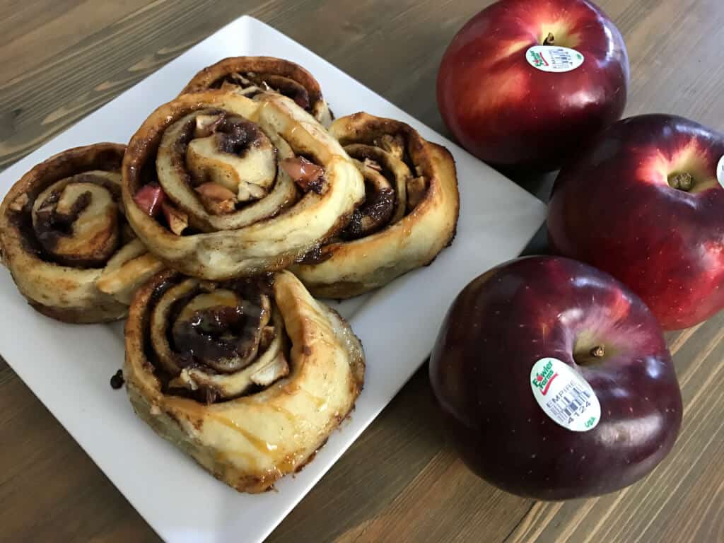 Homemade Apple Cinnamon Rolls