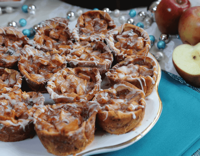 Mini Cinnamon Bun Empire Apple Pies